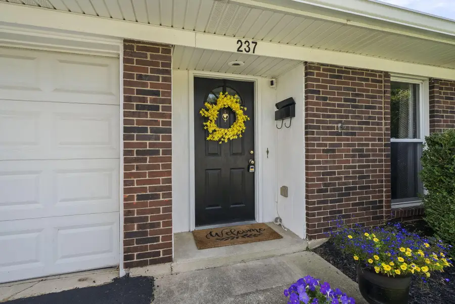237 Barcelona Avenue, Westerville, OH 43081 - #2