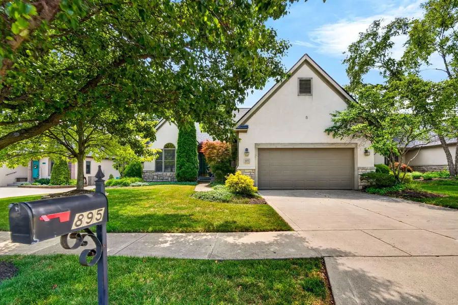 895 Linworth Village Drive, Columbus, OH 43235 - #2