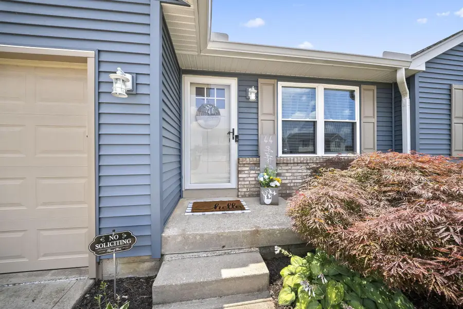 44 Ashton Drive, Ashville, OH 43103 - #3