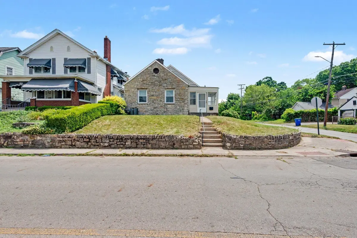 822 Bulen Avenue, Columbus, OH 43205 - #1