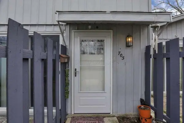 703 Cherry Hollow Road, Columbus, OH 43228