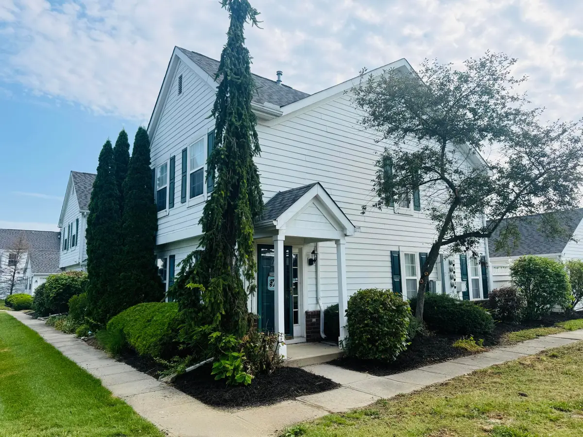 6333 Lakeview Drive E, Grove City, OH 43123 - #1