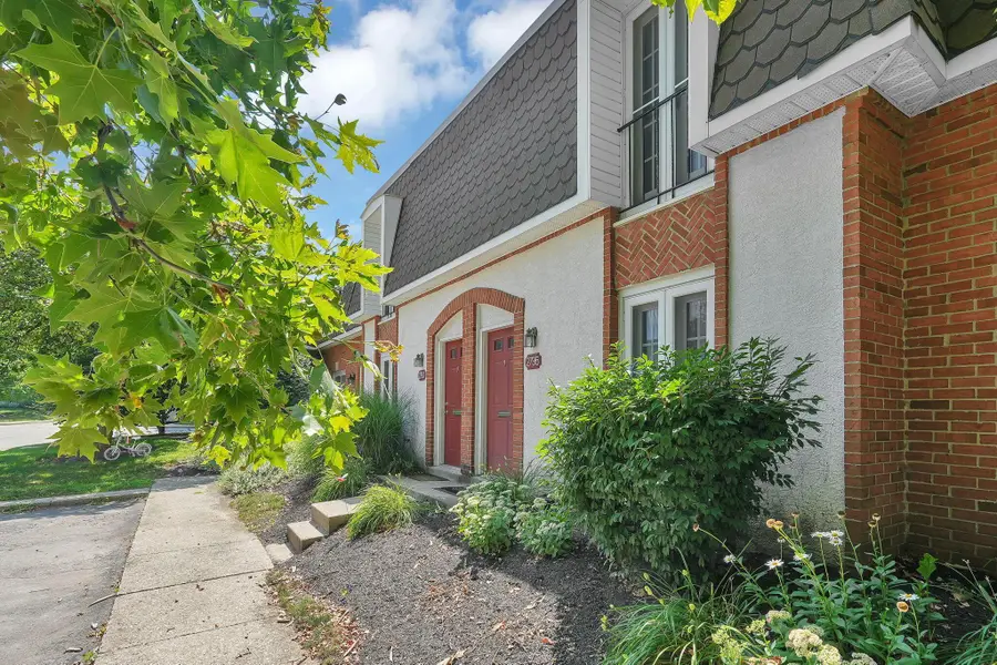 2795 Chateau Circle, Columbus, OH 43221 - #3