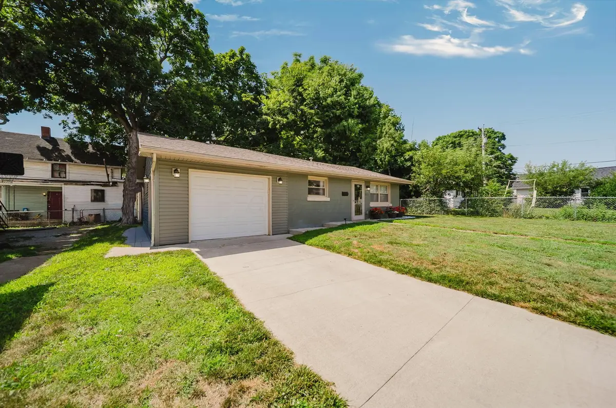 1031 S Washington Street, Circleville, OH 43113 - #1
