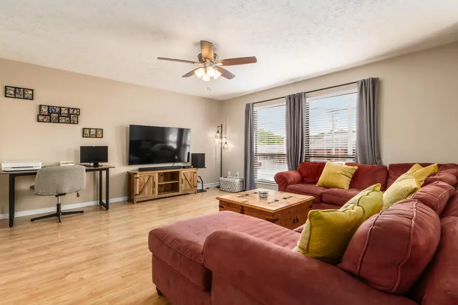 137 Whittier Drive S, Lancaster, OH 43130 - #3