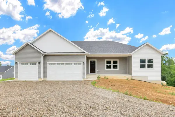 621 Trapp Lane, Hopewell, OH 43746