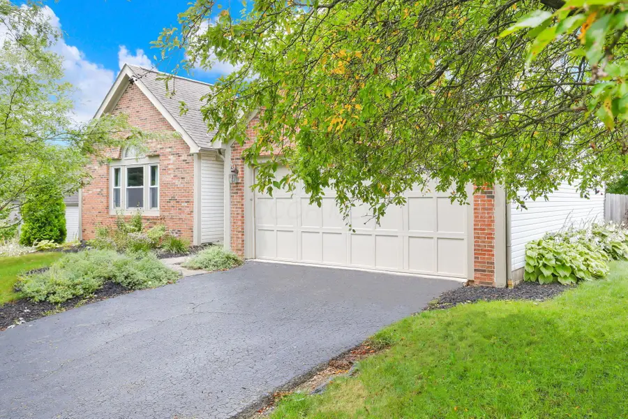 137 Clayburn Drive, Pataskala, OH 43062 - #2