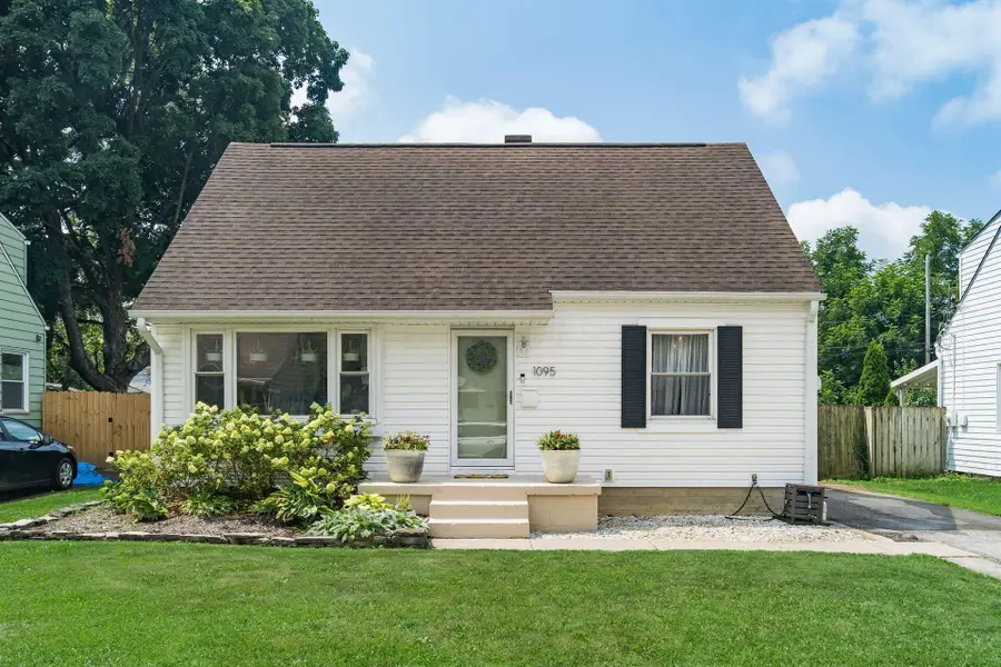 1095 E Dunedin Road, Columbus, OH 43224 - #3