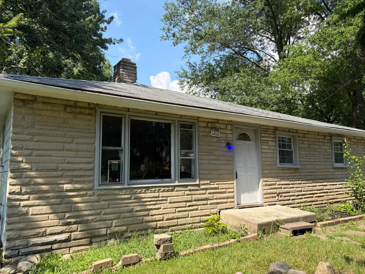 1202 E Walnut Street, Westerville, OH 43081 - #1