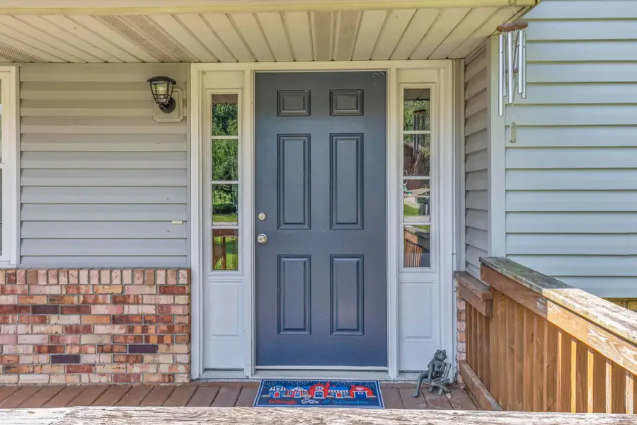 281 Middle Ground Sw, Pataskala, OH 43062 - #3