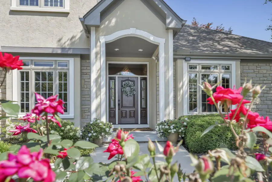 5976 Heritage Lakes Drive, Hilliard, OH 43026 - #3