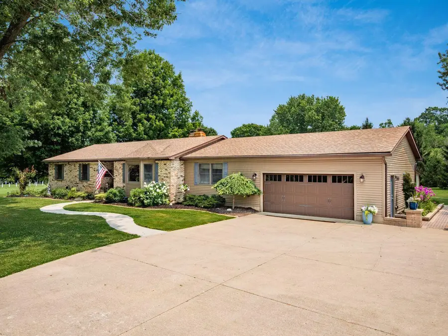 10750 Springwater Drive, Mount Vernon, OH 43050 - #3