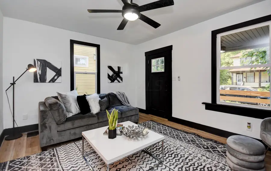 1611 Pembroke Avenue, Columbus, OH 43203 - #2