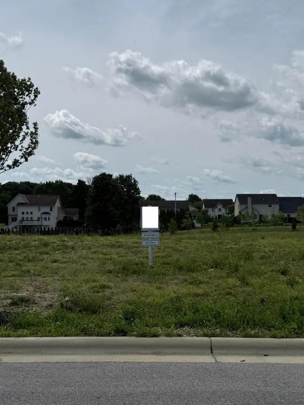 3310 Briarwood Lane, Lewis Center, OH 43035
