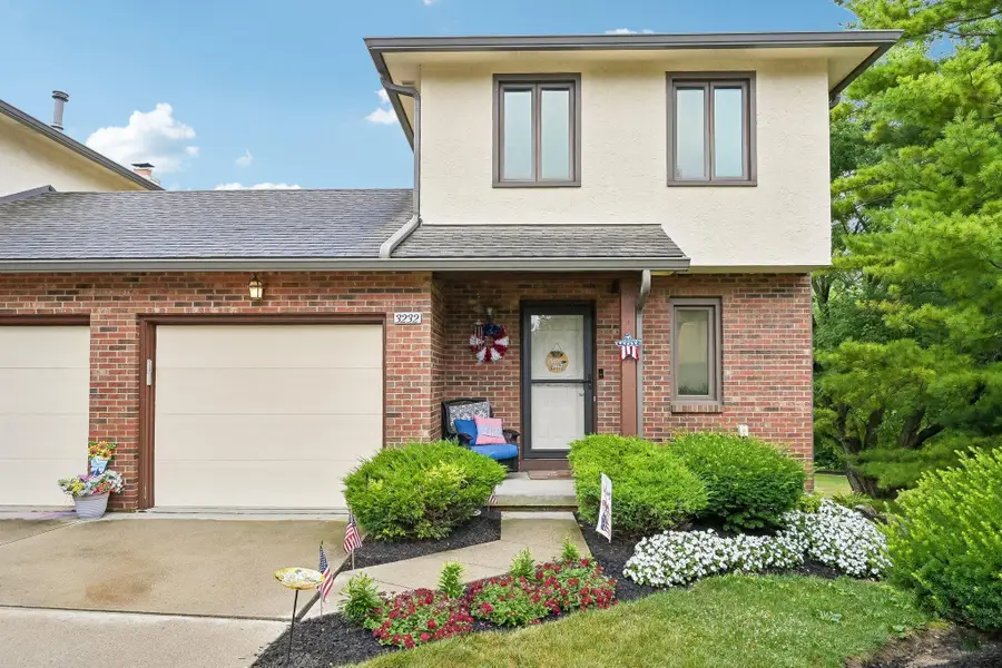 3232 Parkview Circle, Grove City, OH 43123 - #2