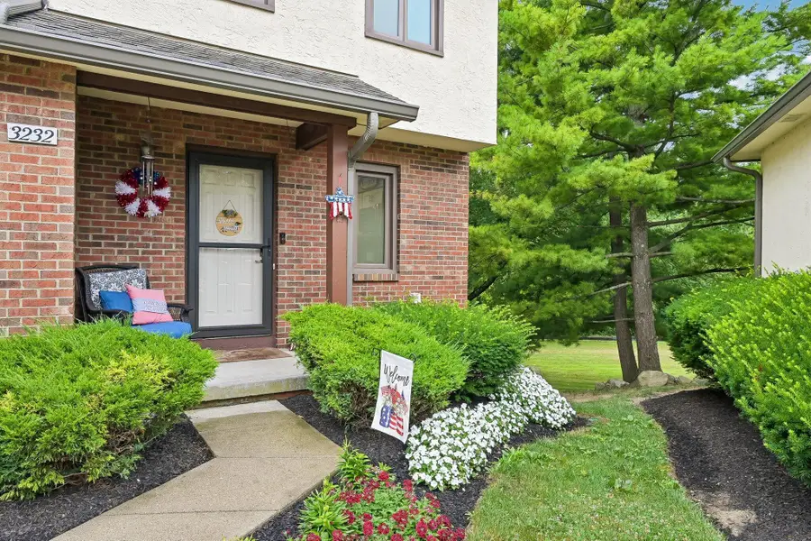 3232 Parkview Circle, Grove City, OH 43123 - #3