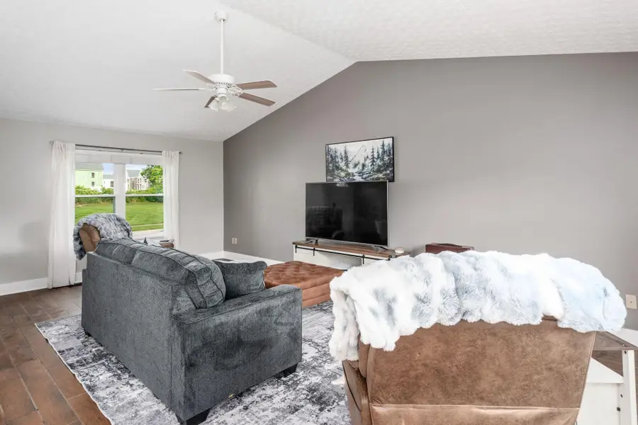 4281 Nafzger Drive, Columbus, OH 43230 - #2