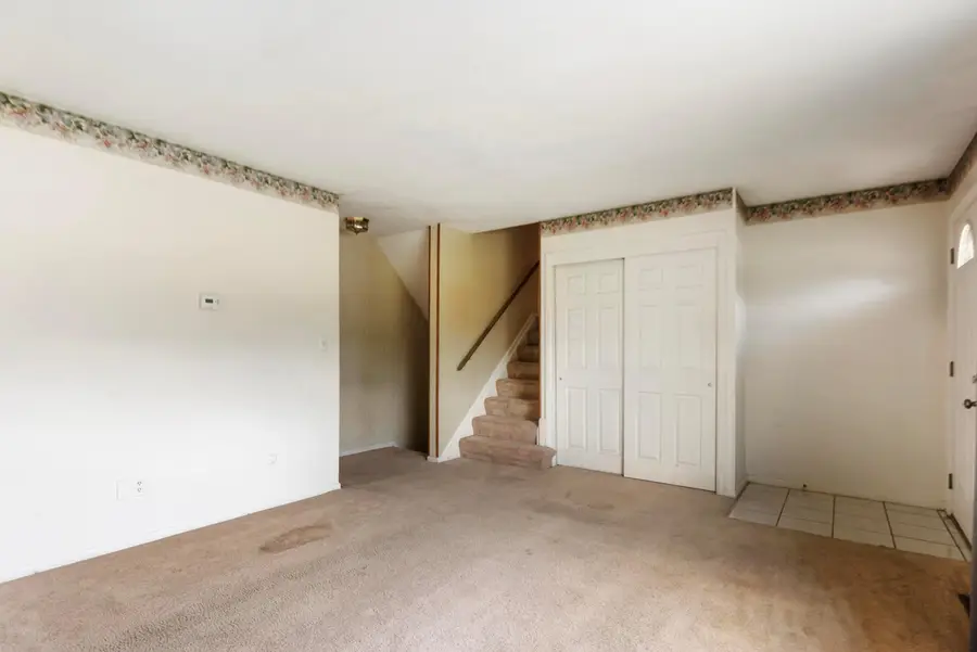 6612 Kings Charter Road, Reynoldsburg, OH 43068 - #3