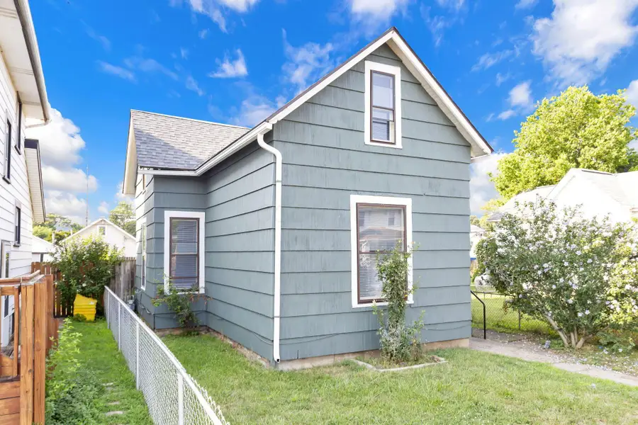 906 Bellows Avenue, Columbus, OH 43223 - #2