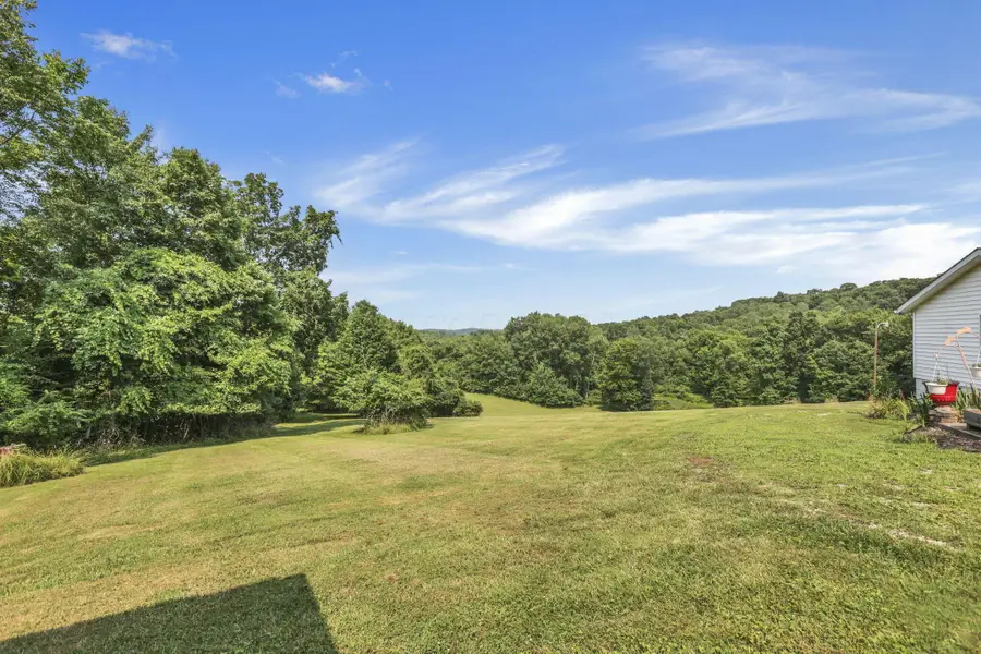 8879 National Road Se, Thornville, OH 43076 - #3
