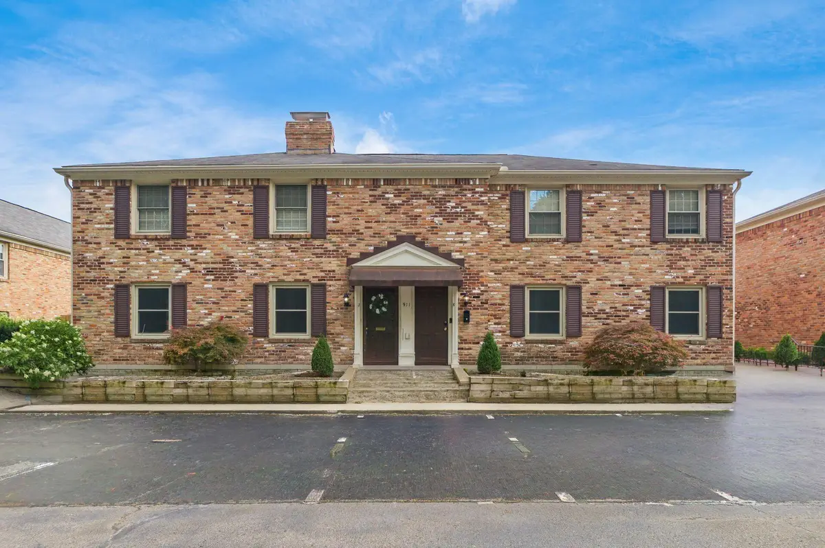 911 Manor Lane, Columbus, OH 43221 - #1