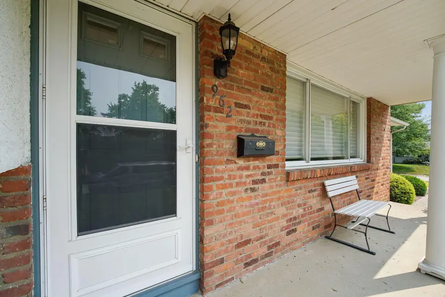 962 Kennington Avenue, Columbus, OH 43220 - #2