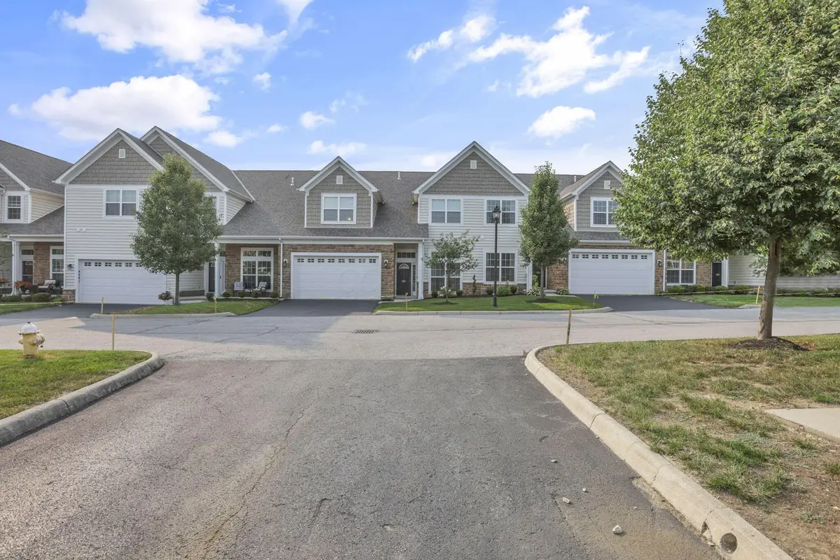 4557 Newport Loop E, Grove City, OH 43123 - #1