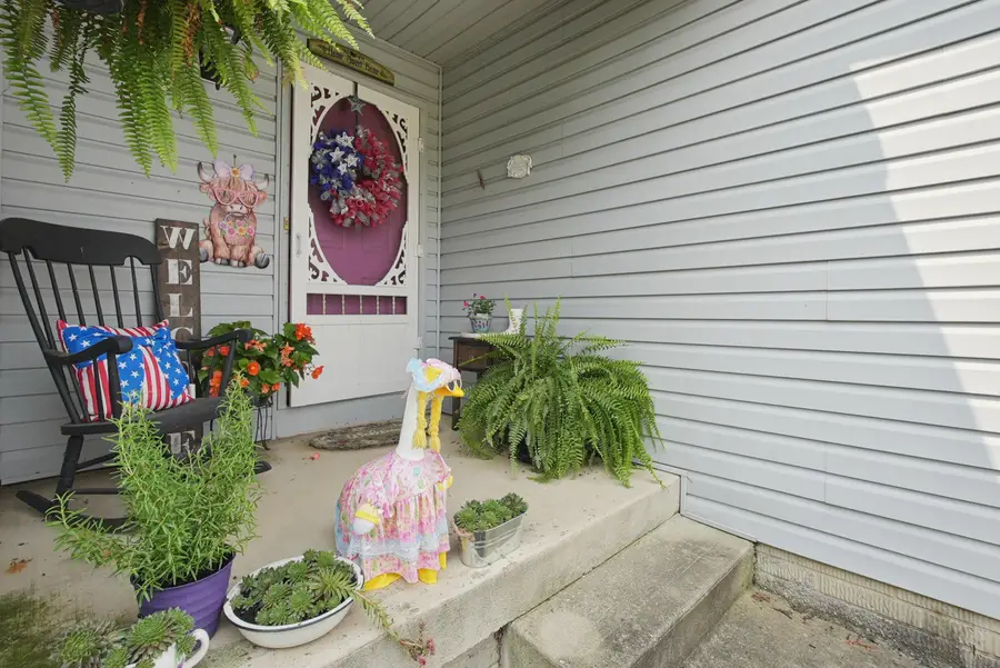 538 Thompson Avenue, Ashville, OH 43103 - #3