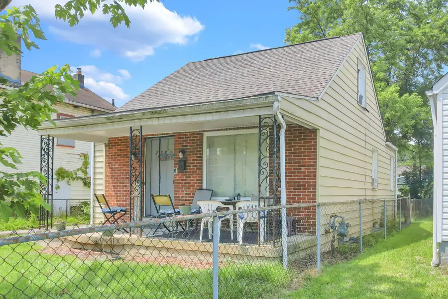 2261 Medina Avenue, Columbus, OH 43211 - #3