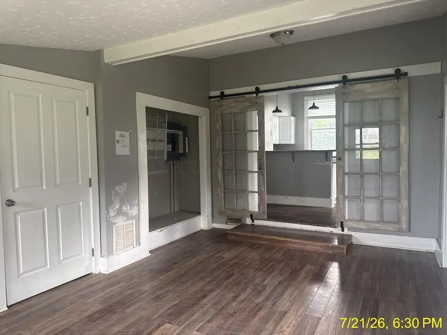 121 W Center Street, London, OH 43140 - #3