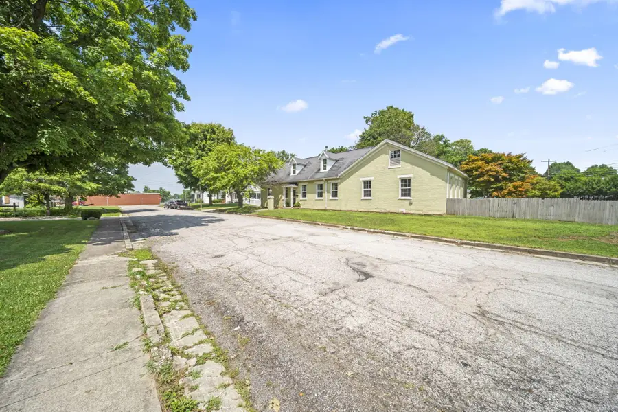 832 Pershing Drive, Circleville, OH 43113 - #2