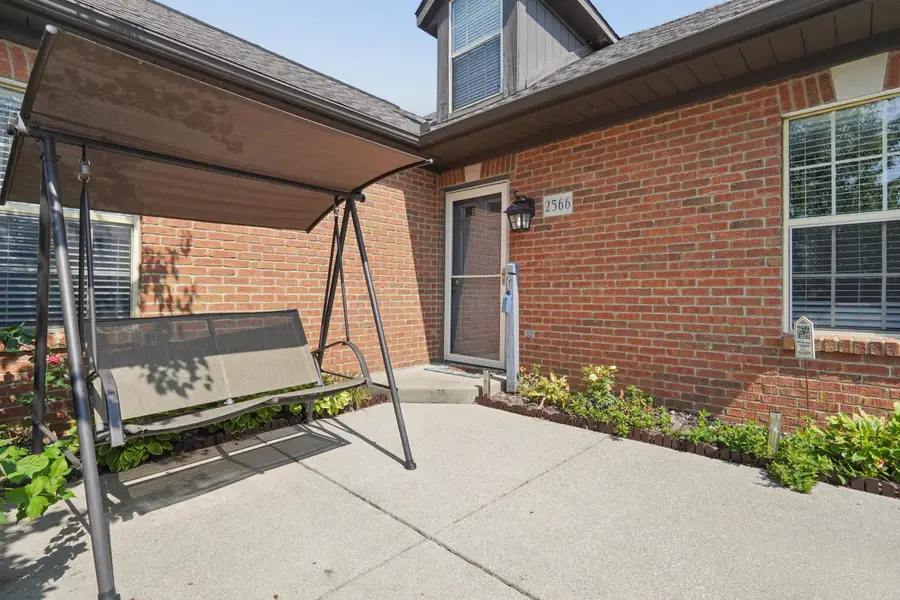 2566 Trotterslane Drive, Columbus, OH 43235 - #3