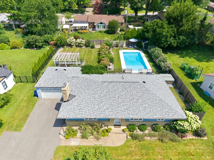 278 E Cooke Road, Columbus, OH 43214 - #2