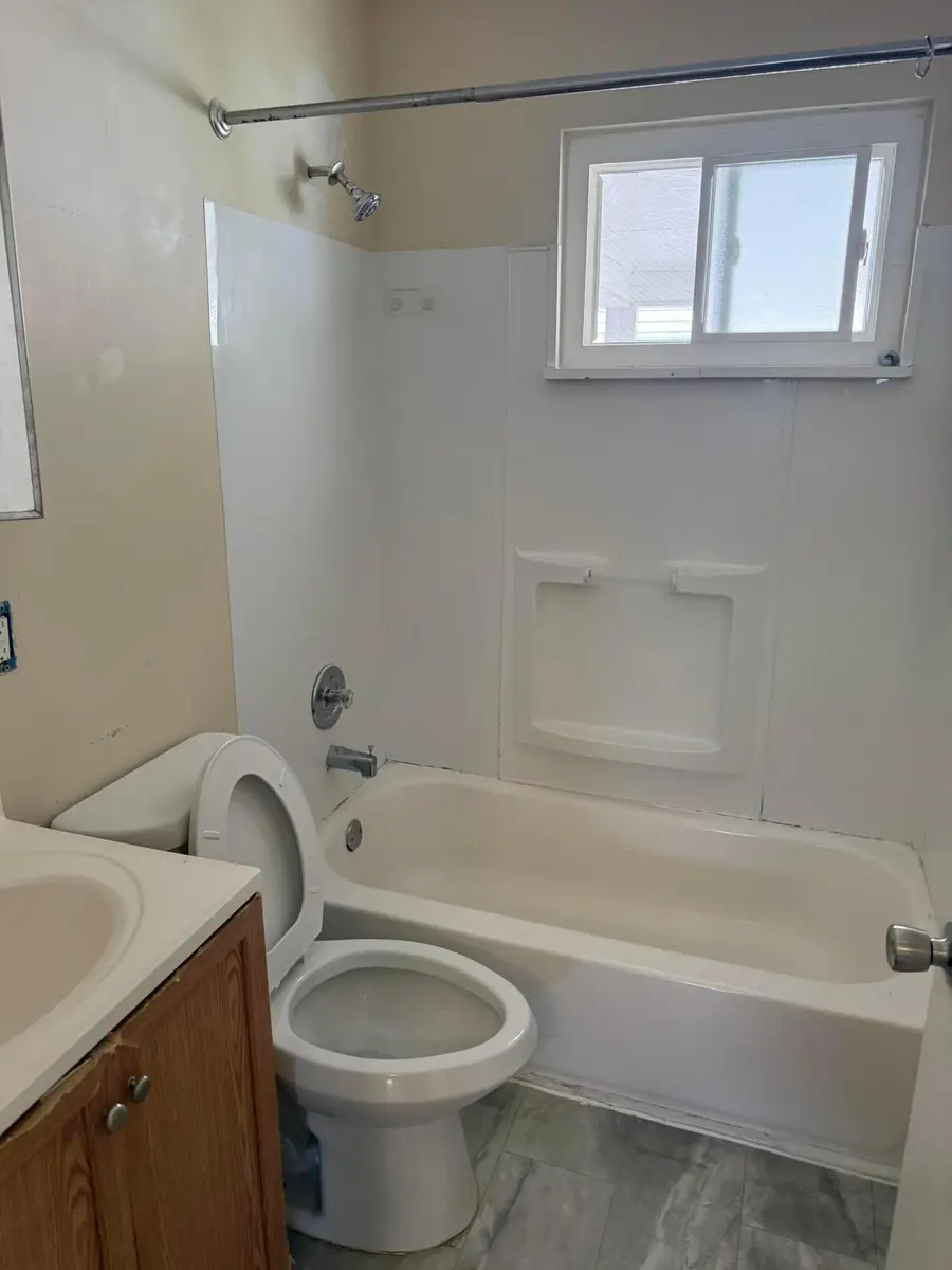 858 W Stephen Drive W, Columbus, OH 43204 - #3