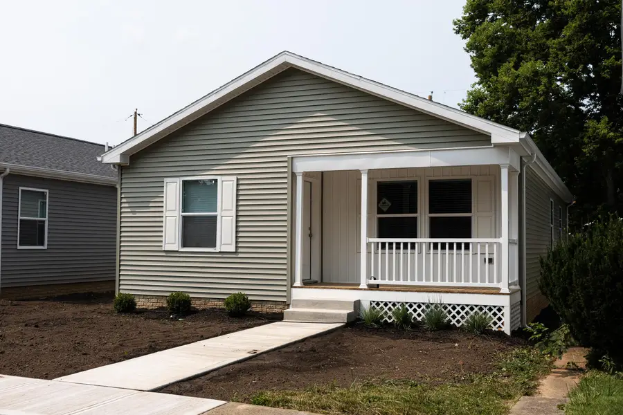 160 E Channel Street, Newark, OH 43055 - #3