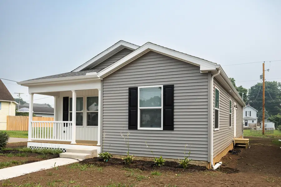 156 E Channel Street, Newark, OH 43055 - #2