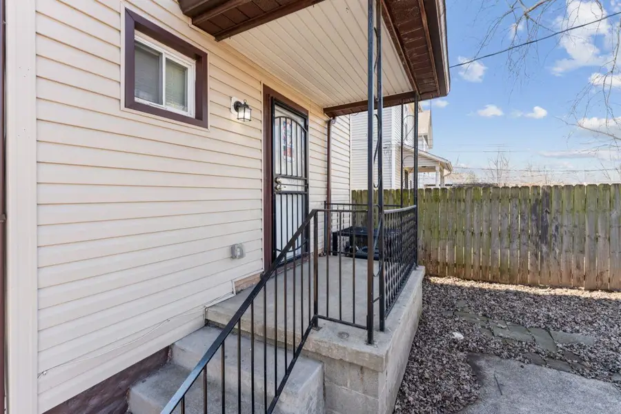 274 E Barthman Avenue, Columbus, OH 43207 - #3
