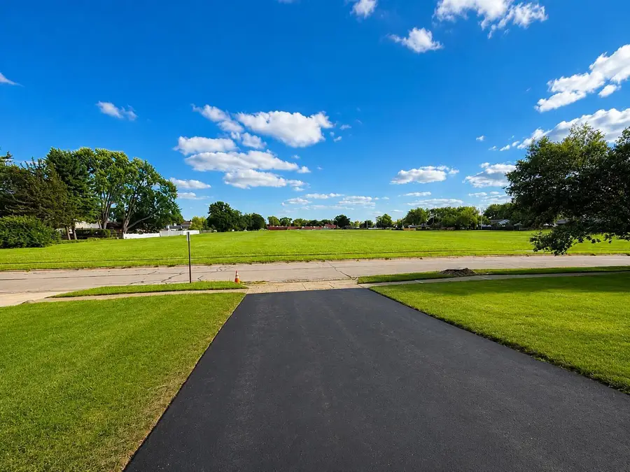 1656 Staffordshire Road, Columbus, OH 43229 - #2