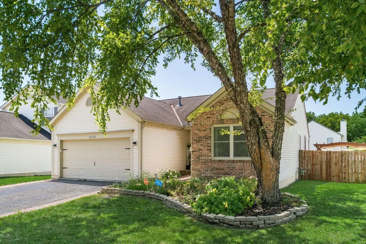2125 Kingsglen Drive, Grove City, OH 43123 - #1