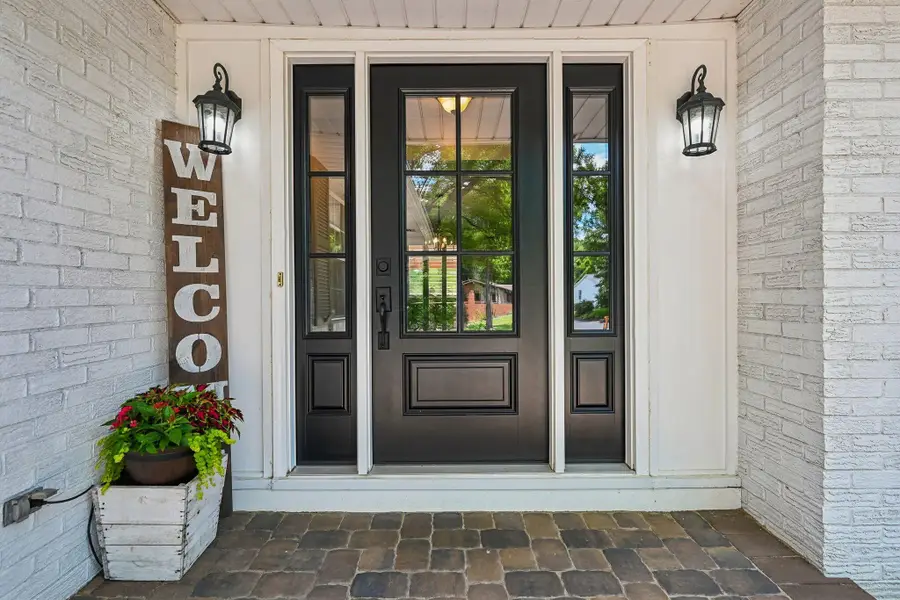 857 Lookout Point Drive, Columbus, OH 43235 - #3