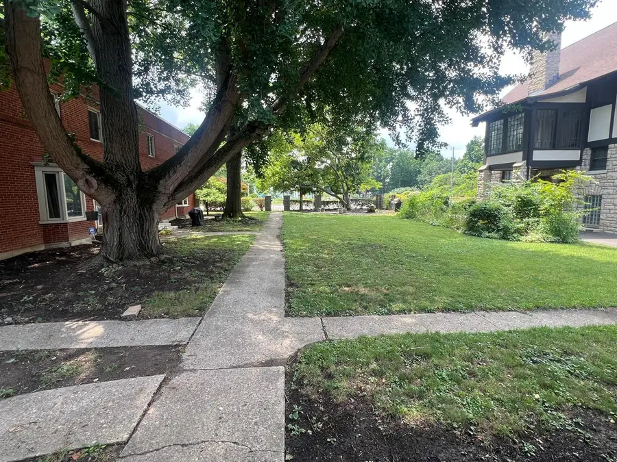 1738-1750 E Broad Street, Columbus, OH 43203 - #3