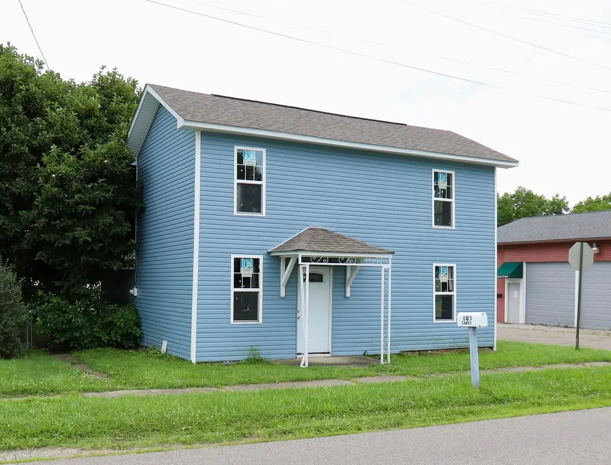 105 W North, Hebron, OH 43025 - #1