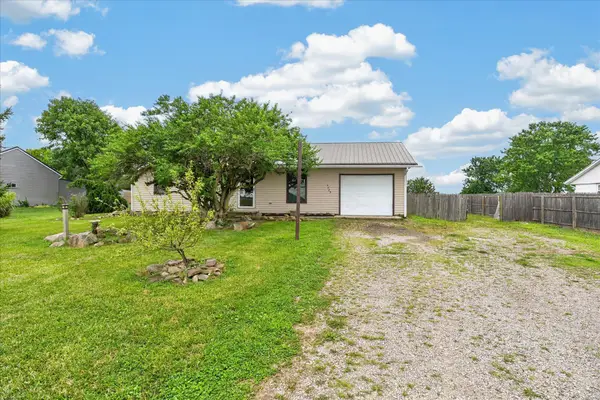 7725 White Oak Road Ne, Bloomingburg, OH 43106