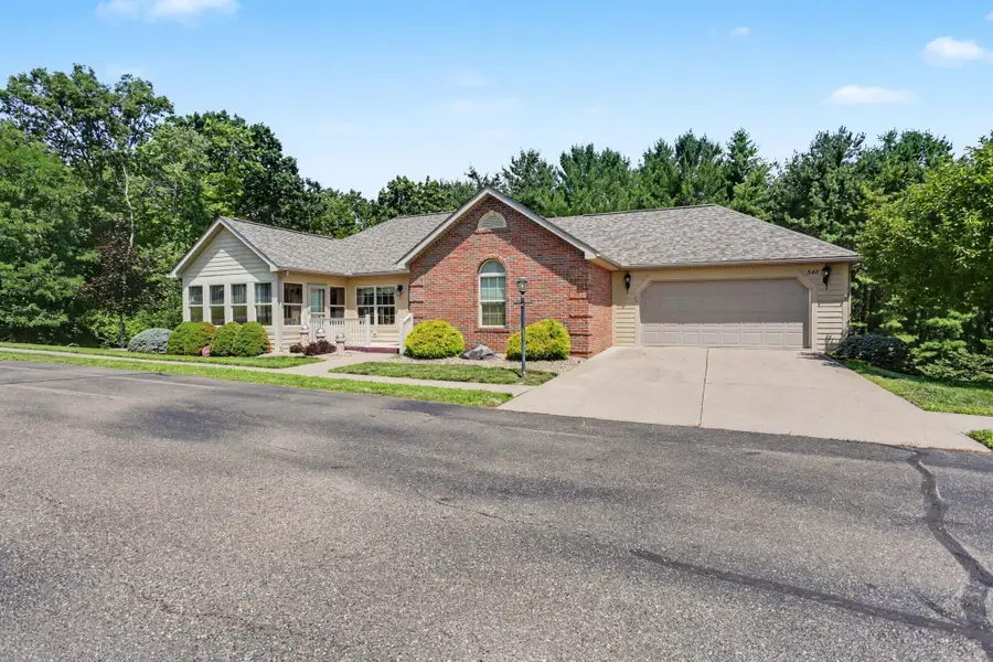 548 Edgehill Circle, Logan, OH 43138 - #2