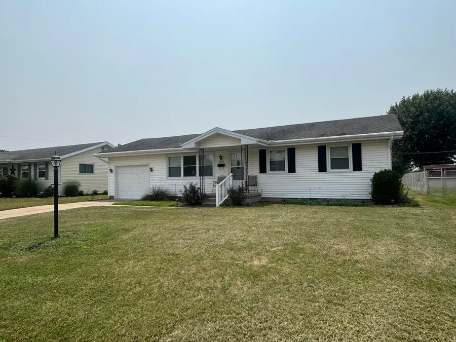 1605 Sunset Drive, Washington Court House, OH 43160 - #2