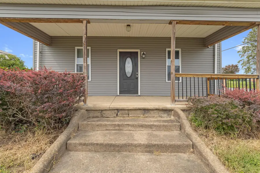 22 W 3rd Street, Frazeysburg, OH 43822 - #2