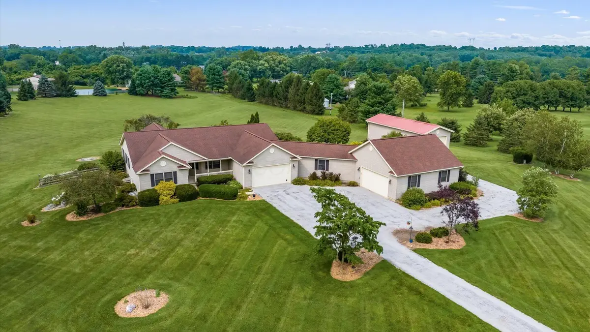 1224 Lundys Lane Road Nw, Newark, OH 43055 - #1
