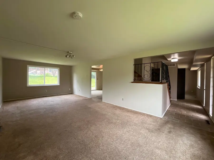 3556 Stockholm Road, Westerville, OH 43081 - #2