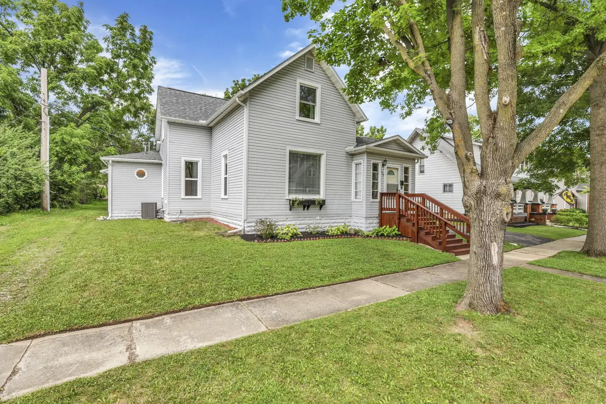 426 W 6th Street, Marysville, OH 43040 - #1