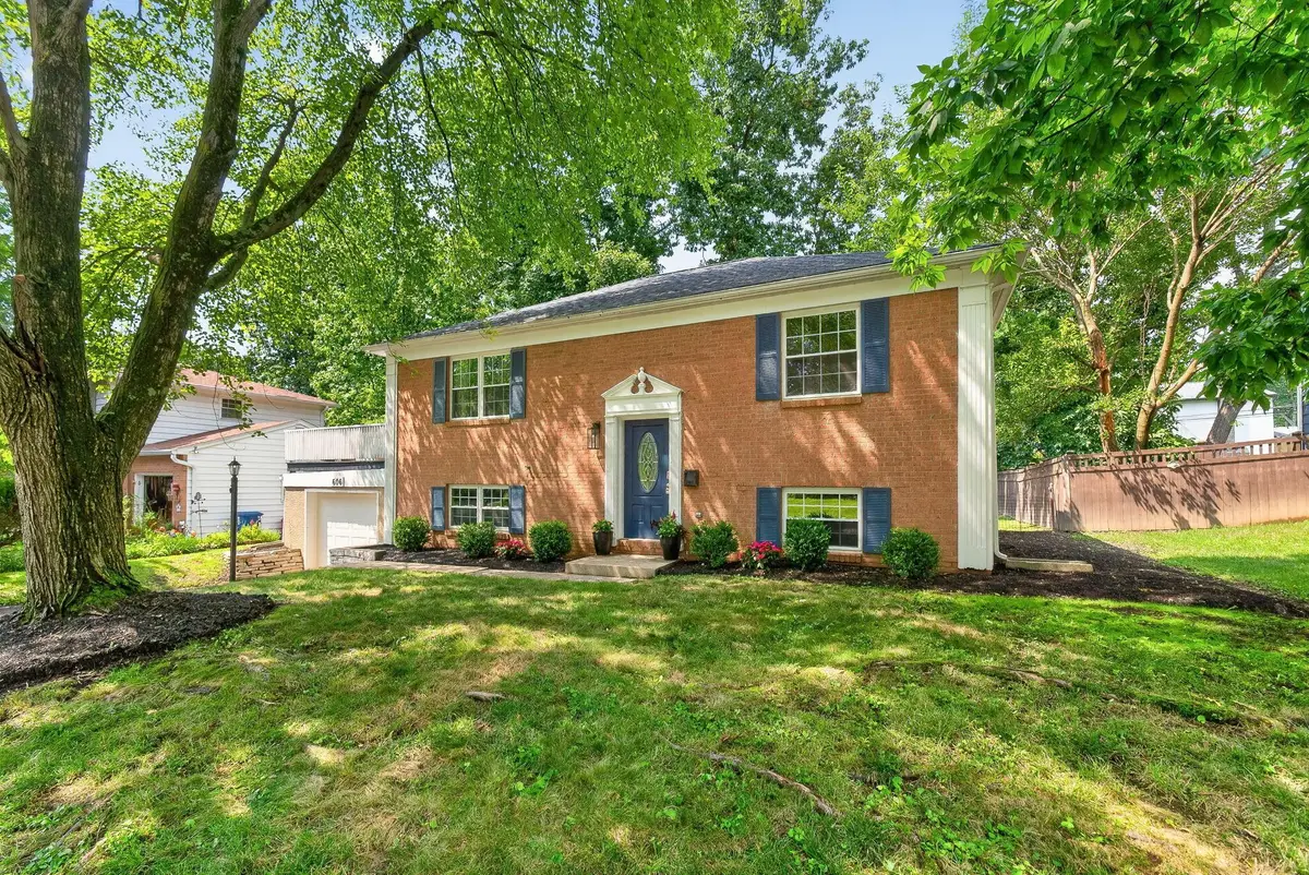 606 Woodsfield Drive, Columbus, OH 43214 - #1